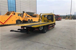 江油非事故拖车