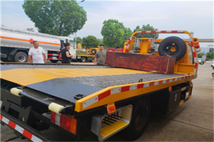 江油附近拖车电话号码服务